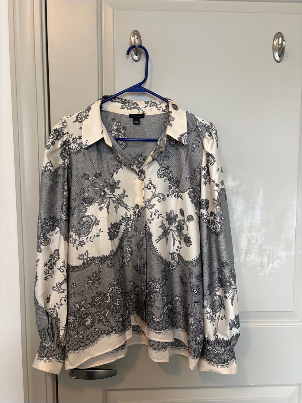 Ann Taylor Cream and Gray Paisley Floral Button-Down Blouse